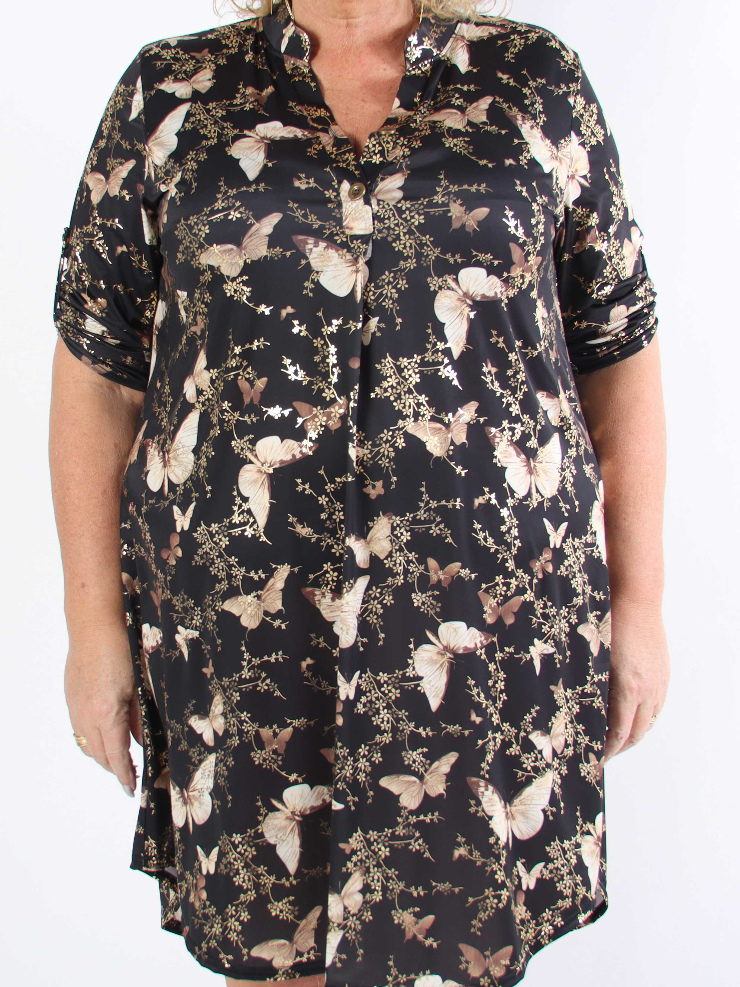 Ebba Butterfly - Elastisk plus size kjole med sommerfugle